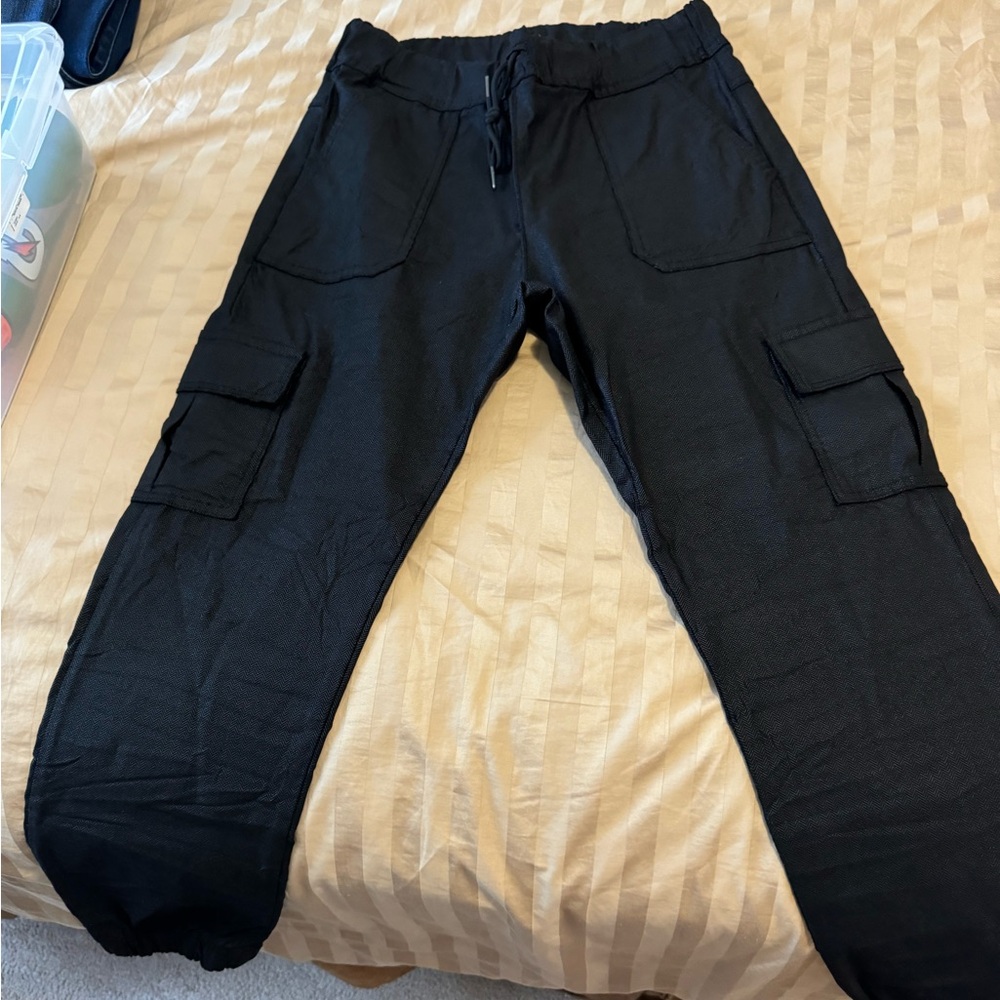 NWOT Bevy Flog Cargo Pants